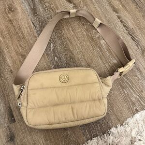 Lululemon beige everywhere crossbody belt bag Wunder Puff Trench